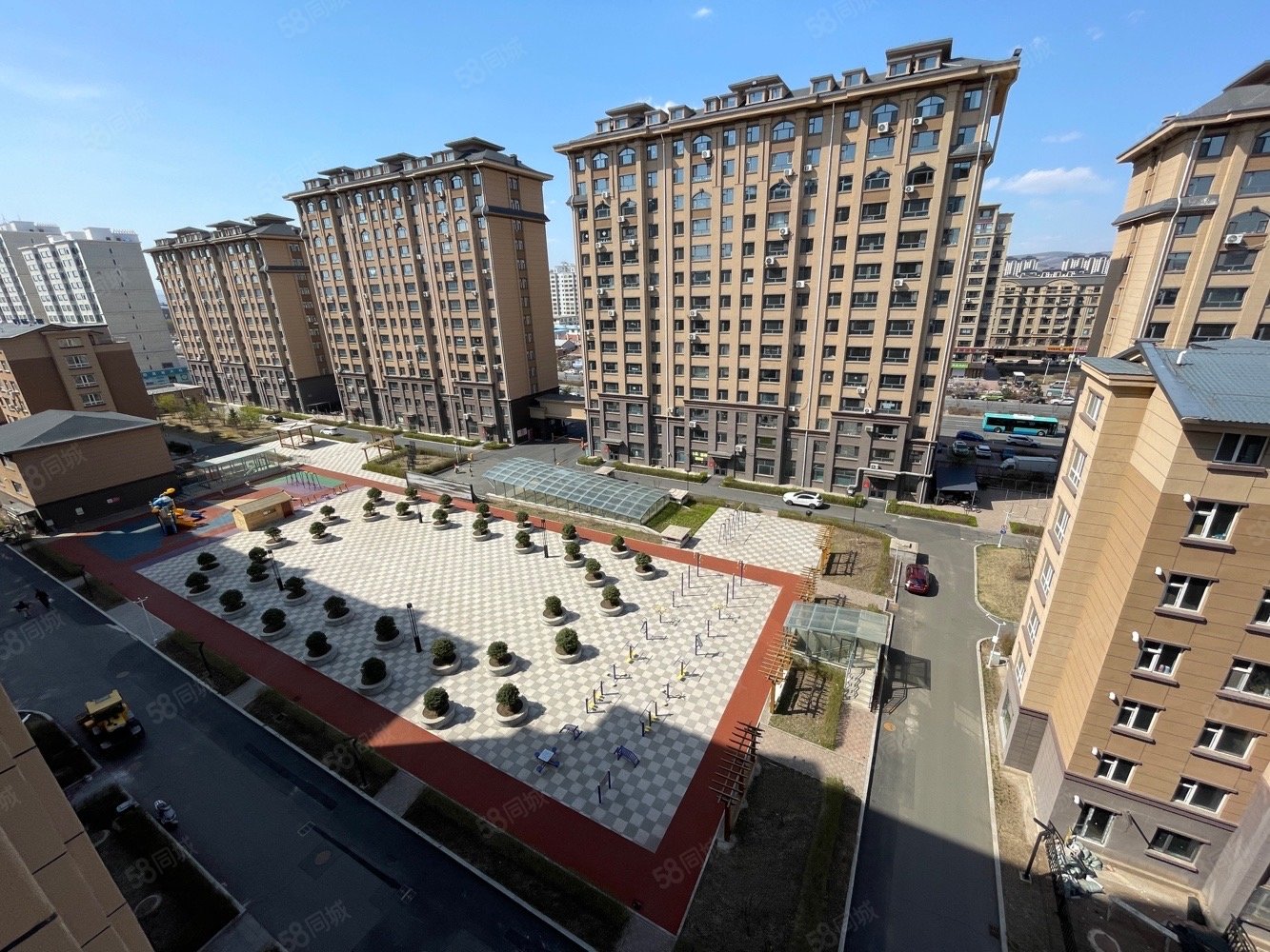 4900元一平警苑小区9楼108平精装两室一厅带储藏间