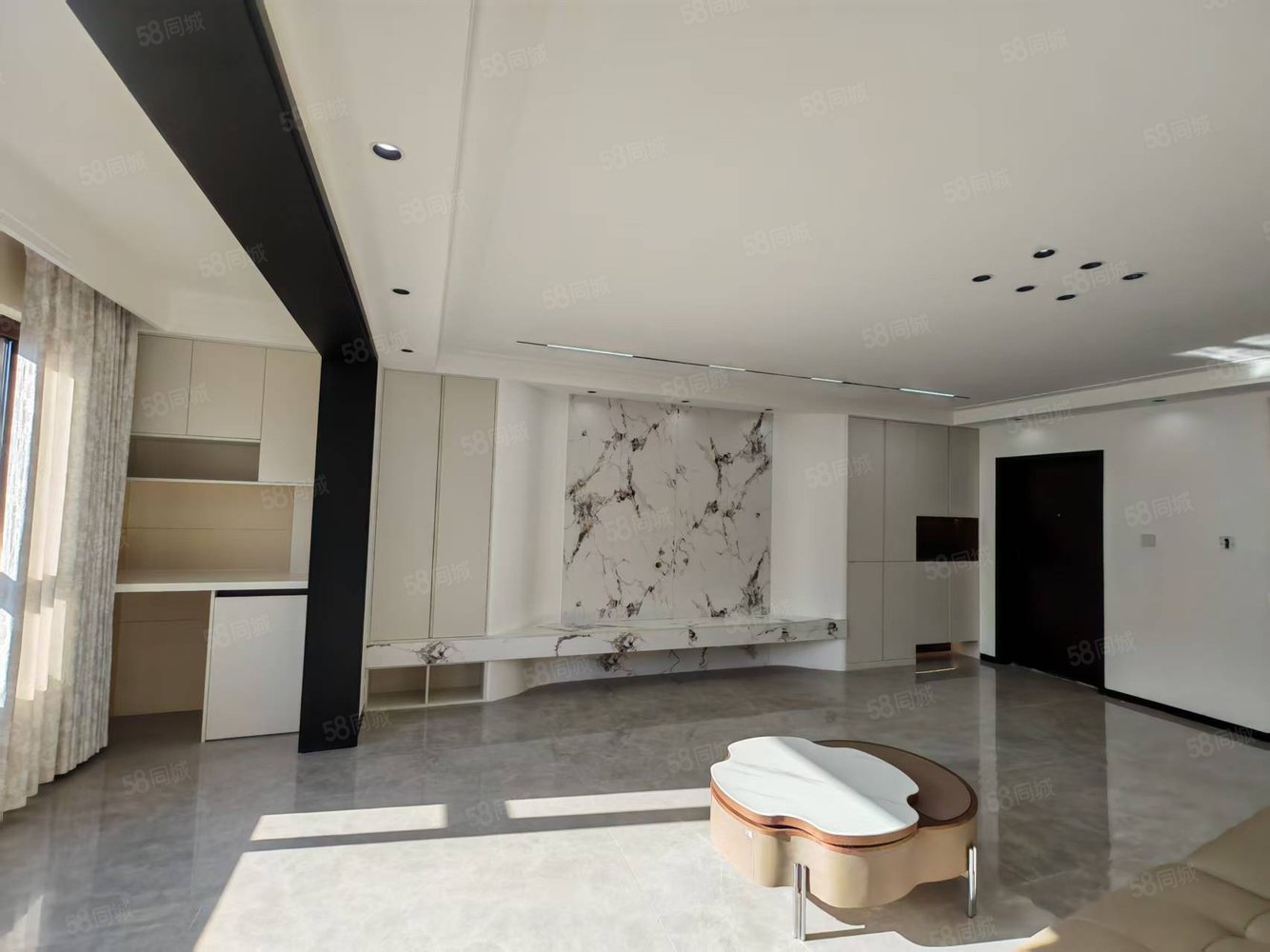 绿地斐勒公馆2室2厅2卫120㎡南北79万