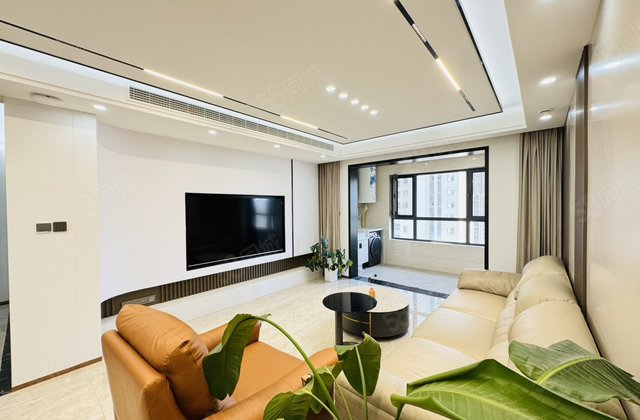 徒骇河畔 豪华装修拎包入住 莲湖新城 大四房双阳台 送车储