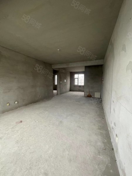 吉粮康郡3室2厅1卫118㎡南北48万
