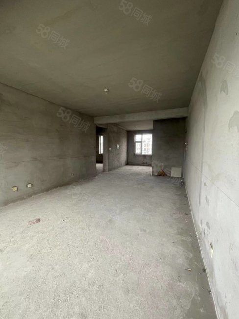 吉粮康郡3室2厅1卫118㎡南北48万