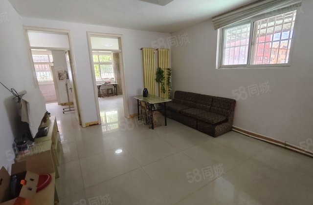 东昌中学兴华路   多层一楼三居室边户 随时看房