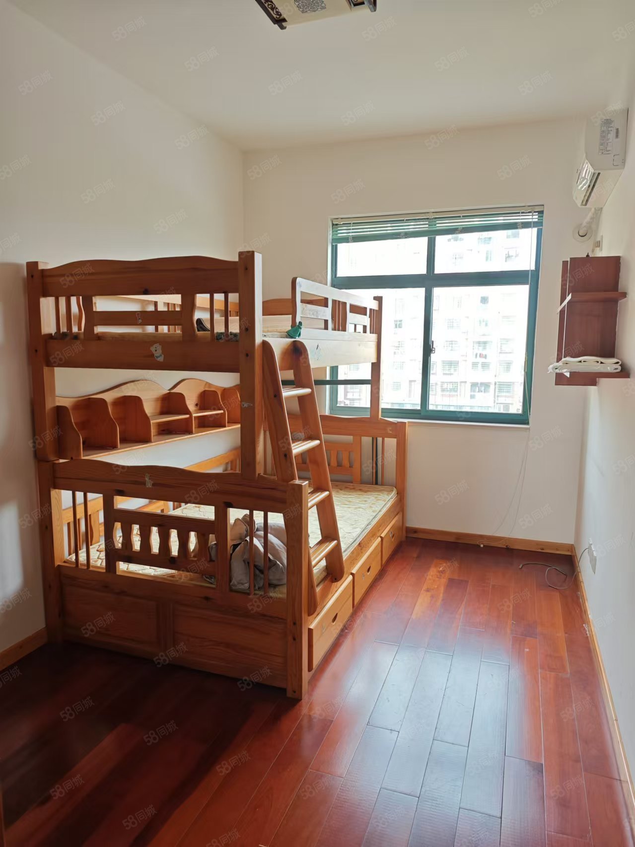 华丰名苑3室2厅1卫125㎡南北78万