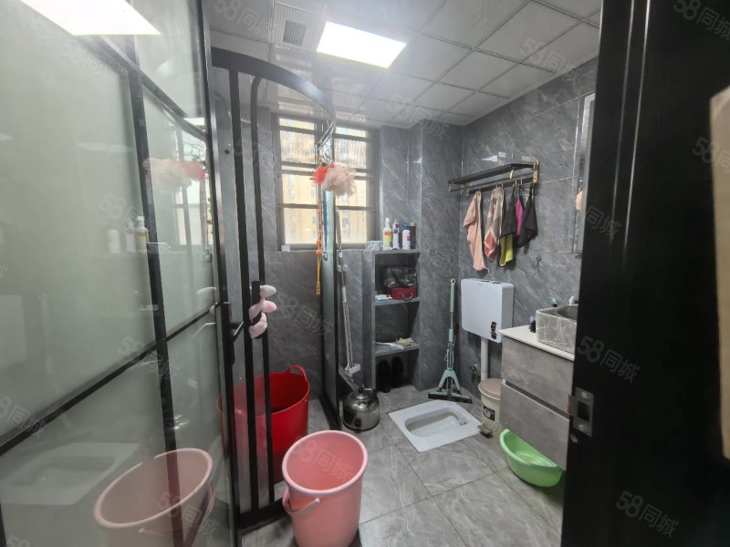凯旋香格里3室2厅2卫110㎡南北68.8万