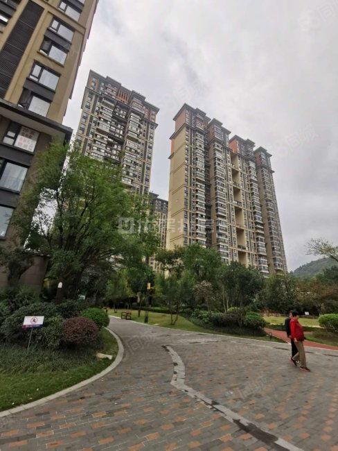 精装 122平 电梯房 3室 房东急置换 诚心出售,保利溪湖b区-贵阳58同城