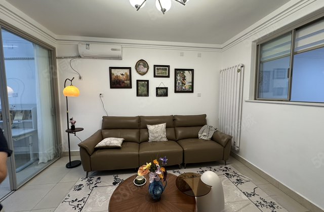 医疗配套成熟 南北通透 交通便利 超低密度 商圈成熟