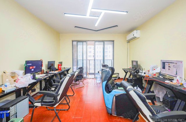 八方小区(C区)3室2厅138.61㎡328万二手房图片