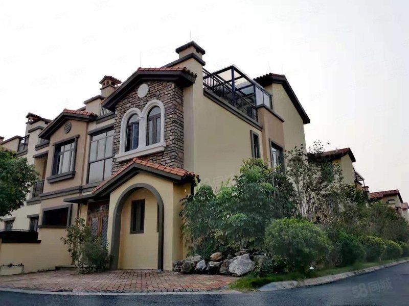 御江南连排单边位别墅 私家花园150方 毛坯出售随时可看