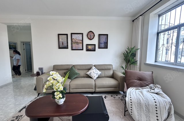 单价6开头！铁塔附近煤厂区精装修三室两卫  楼层户型方正