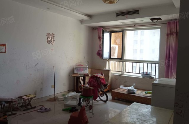 产权清晰 环境优美 刚需小三居 楼龄新 电梯房 中间楼层