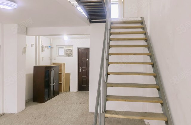 住宅水电 38万 当代国际 复式 双气地暖 6565有证