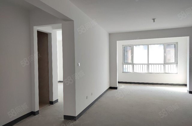 东昌丽都北区！四叶草户型 新房未住 免大税送车储  急可议价