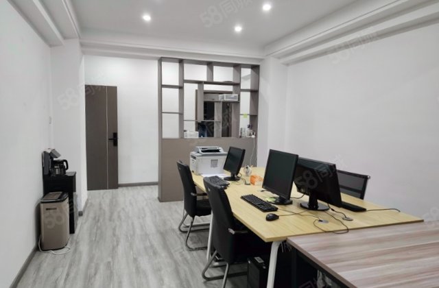 鸿富大厦4室2厅197.22㎡106万二手房图片