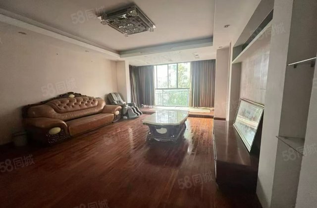 书童国际苑4室2厅193㎡130万二手房图片