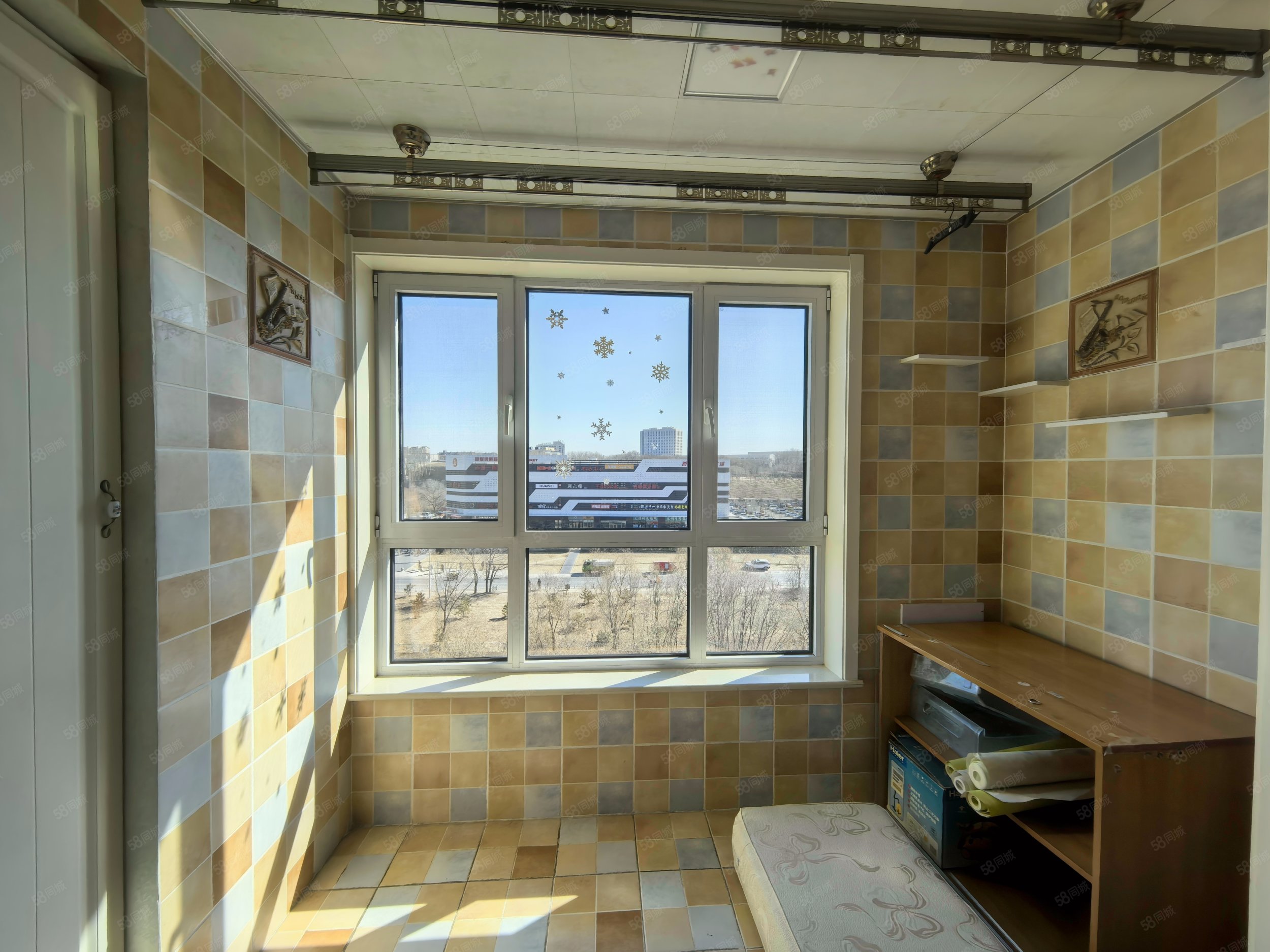 鑫園小區(qū)聞松臺2室1廳1衛(wèi)83.32㎡南200萬