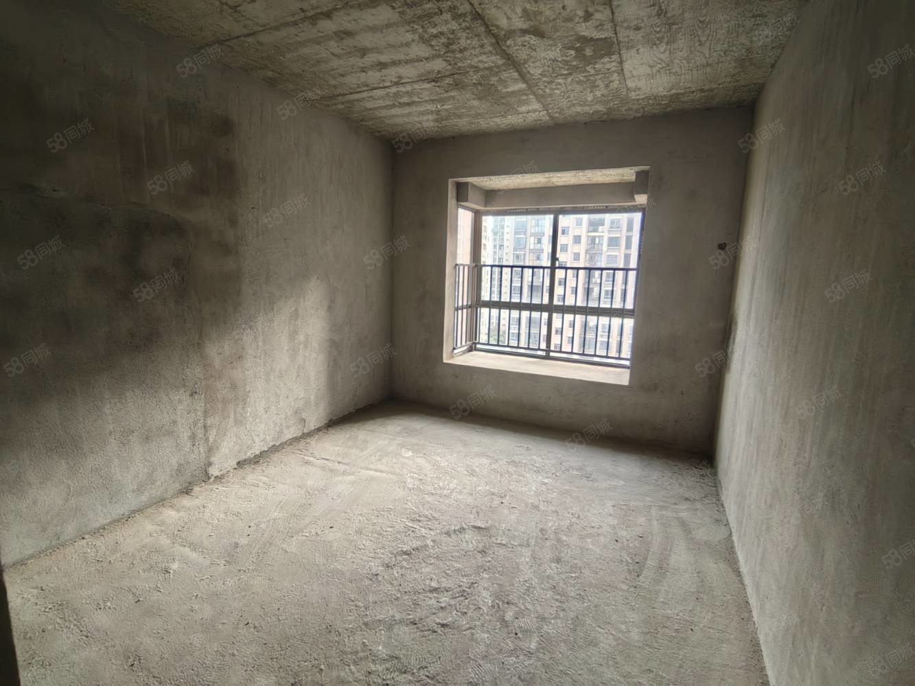 远大紫梦城3室2厅2卫130㎡南北59万