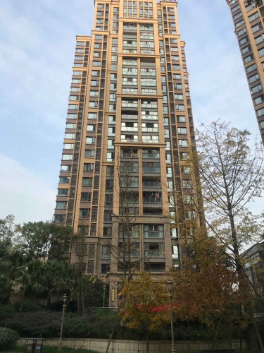 龙城半岛 双铁房 精致套一 户型方正 可随时看房