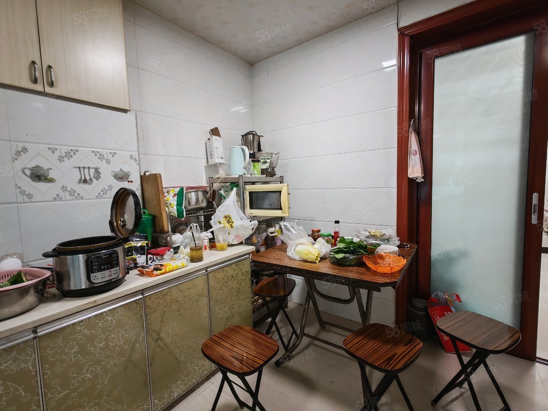 沿河小区2室2厅1卫68.37㎡南北39.8万