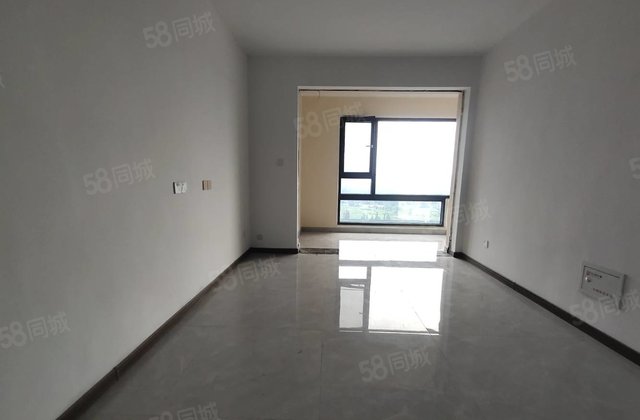 财信水城印象 刚需小三居 医疗配套成熟 楼层好 南北通透