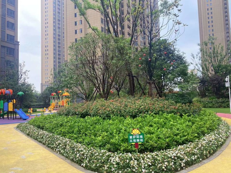 瑞湖坐标城3室2厅2卫118㎡南北67万
