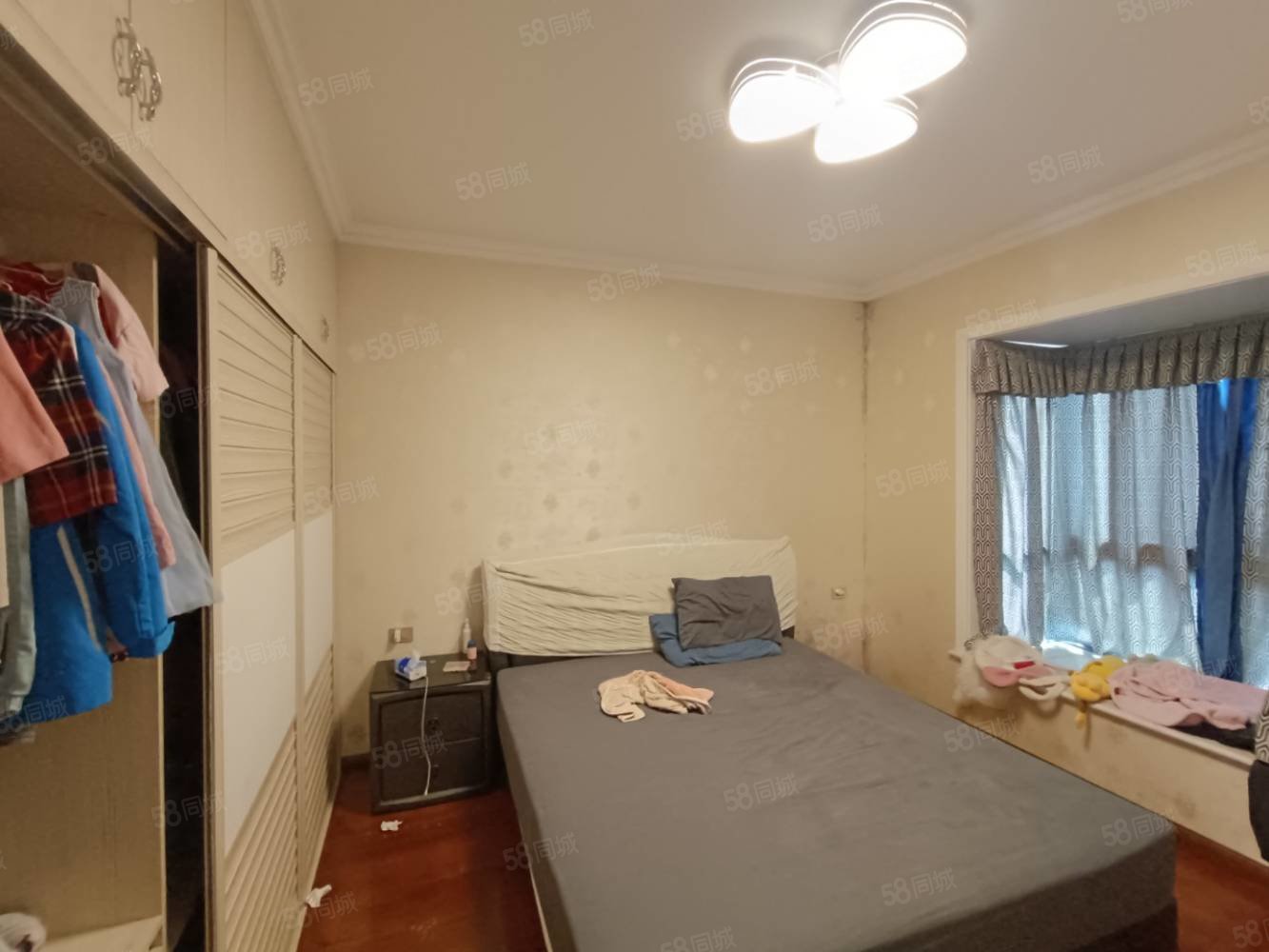 腾龙国际3室2厅2卫127.73㎡南北63.8万