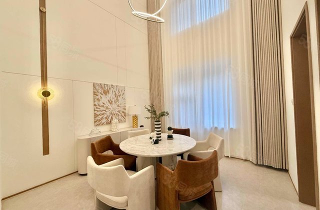 西京都高尔夫别墅4室2厅236㎡106.1万二手房图片