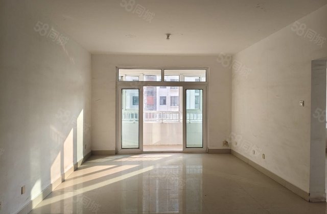 市委附近领秀城，东昌兴华  ，未住三叶草送车位