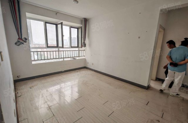 新出 金柱大学城 东边户三室两厅 带储 中间楼层 自装好房子
