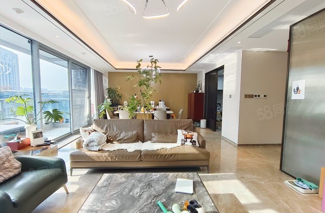 绿城凤起朝鸣4室2厅233.7㎡1100万二手房图片