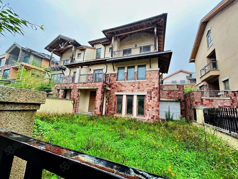 万科青岛小镇(一期悦峰别墅)6室3厅4卫343㎡南北780万