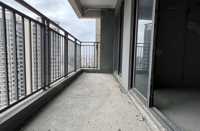 保利中央公园3室2厅108㎡64.8万二手房图片