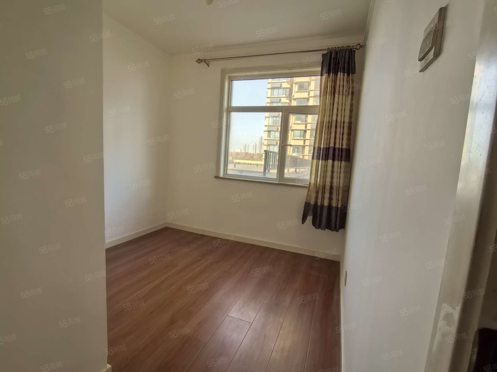 水印城3室2厅2卫119.2㎡南北61.8万