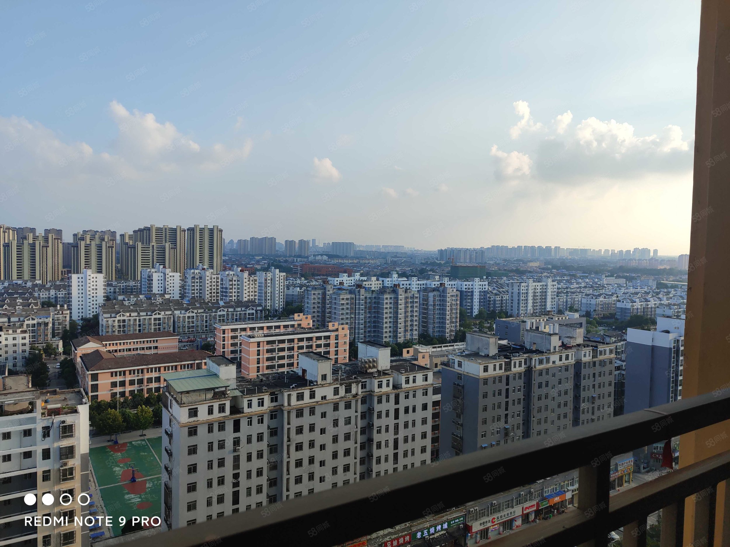 杉杉国际城3室2厅1卫101㎡南43万