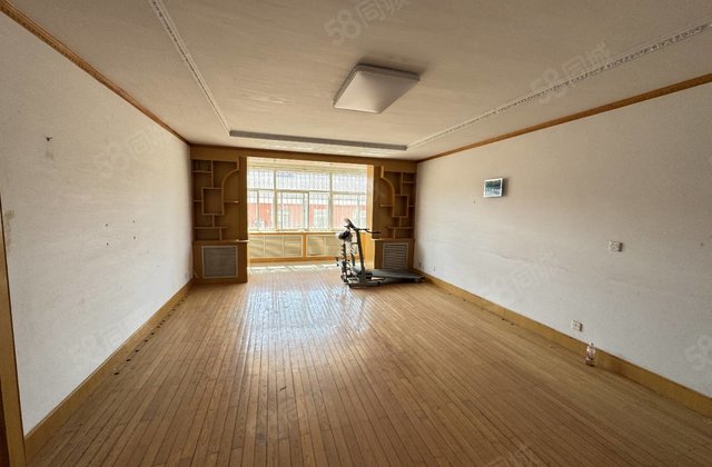 水利小区3室2厅141㎡56万二手房图片