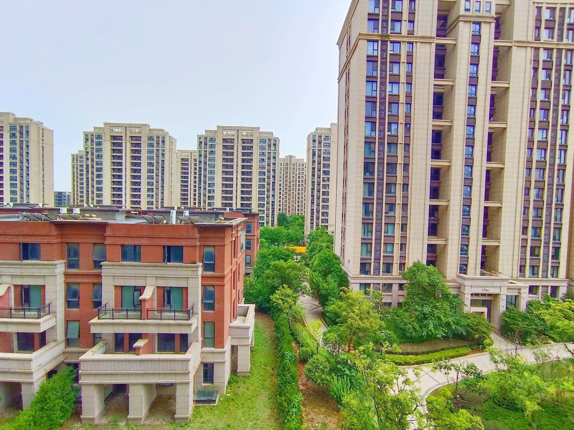 中骏柏景湾(公寓住宅)3室2厅2卫89.57㎡南北640万