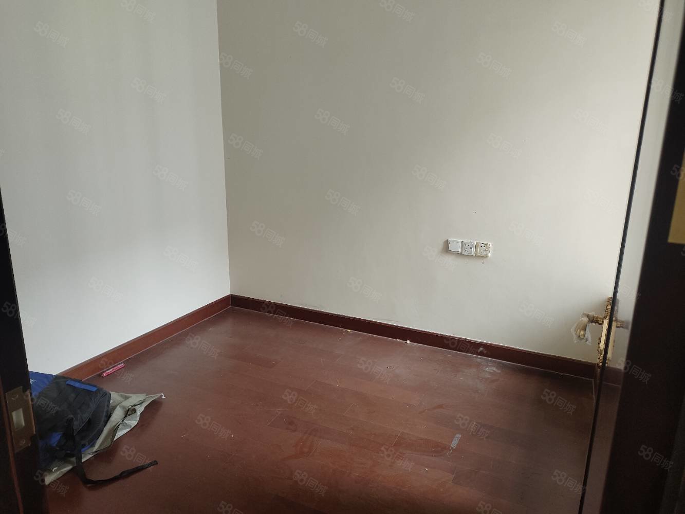 恒大江湾(东区)3室2厅1卫112㎡南北66.8万