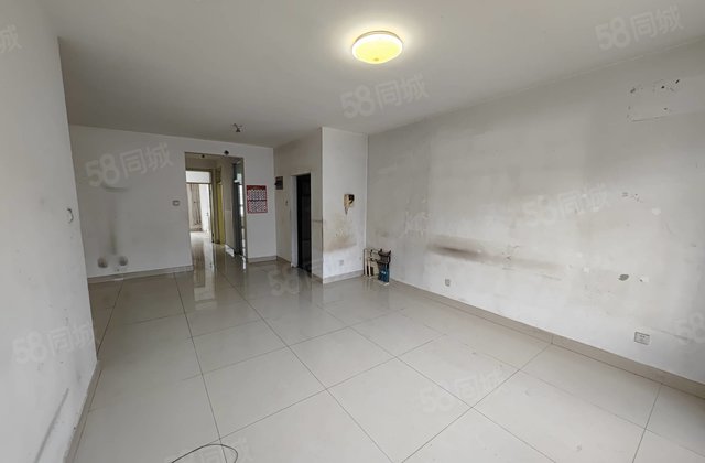 兴华东路 巡防家属院电梯房 单价六千多 标准三室带地下室