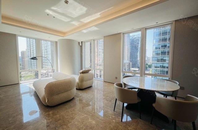 金桐拾贰2室1厅171㎡1620万二手房图片