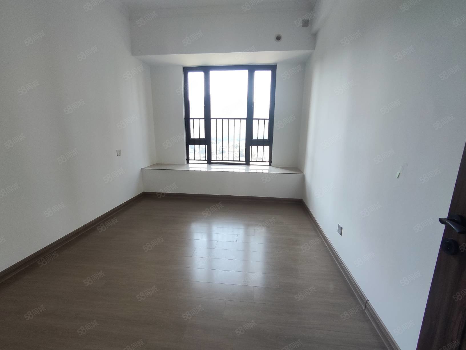 碧桂园太阳城4室2厅2卫135㎡南北95万