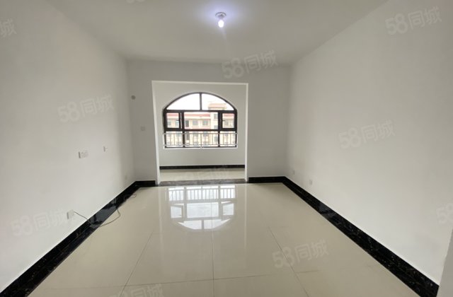 带露台 新房未住 一实验孟达国际 三室双卫 免大税带车位