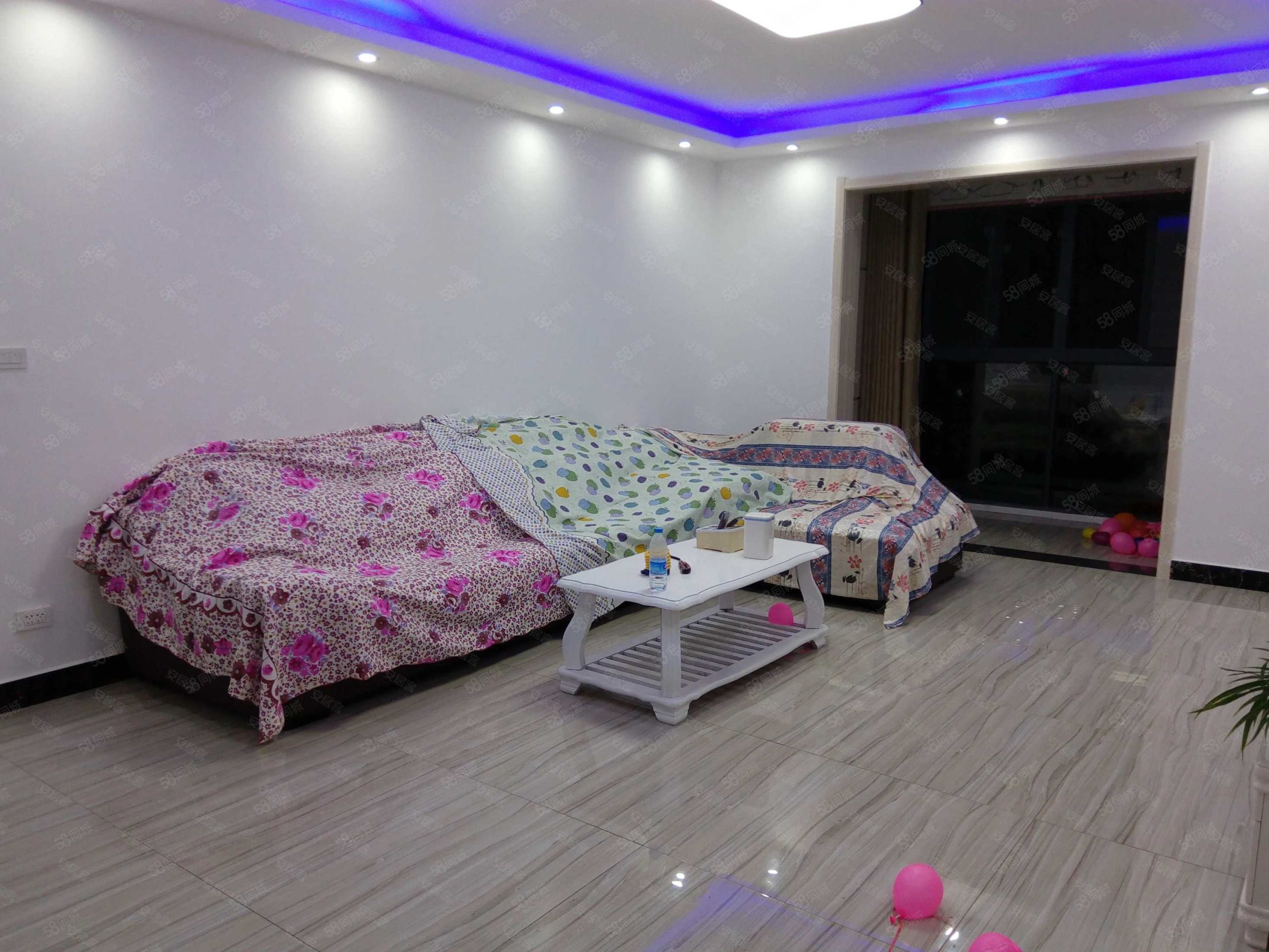 盛世东城4室2厅2卫141.8㎡南75万