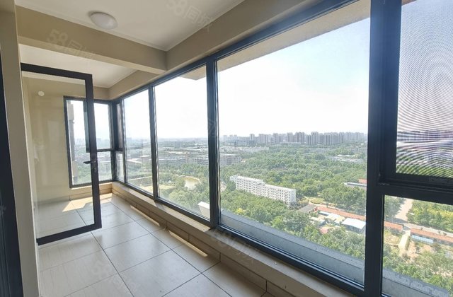 观景房聊大北邻翡丽湾，新房未住送车位