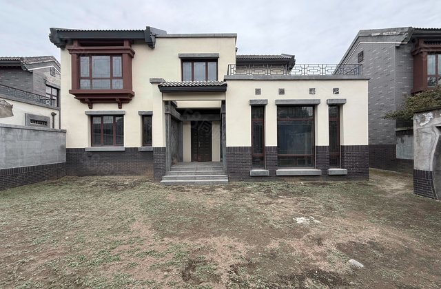 西京都高尔夫别墅4室3厅251㎡243万二手房图片