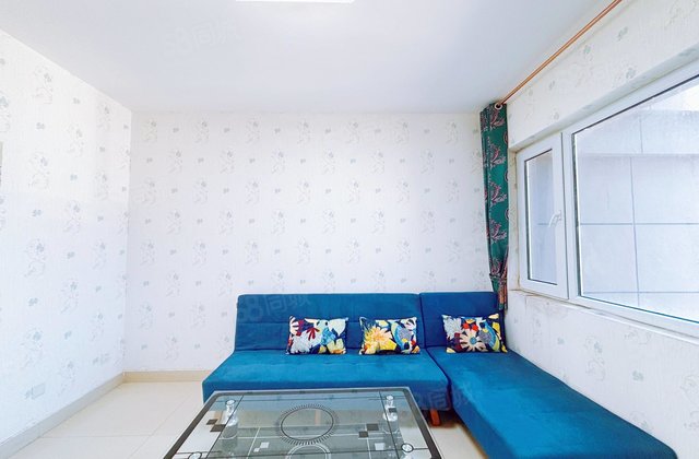 民生  ，颐中外国语。房子免大税，有储藏室。高楼层视野宽阔。