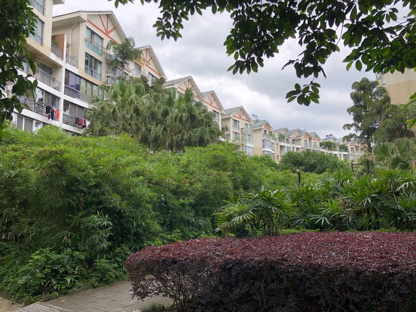 足不出户 专家讲解立即带看房源信息房源概况张艺哲4.4分佣金≤1.