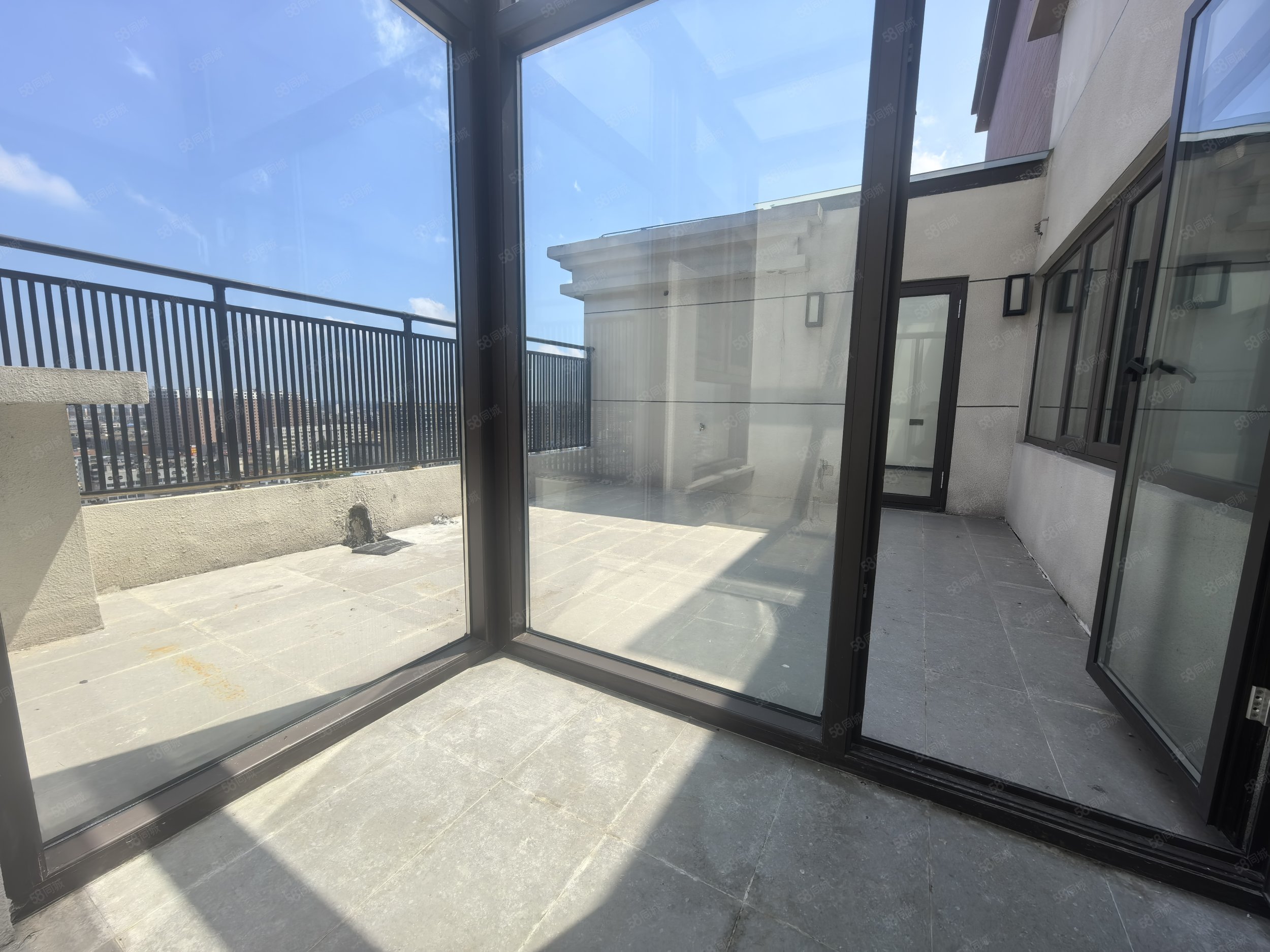 华隆公馆4室2厅2卫110㎡南北59万