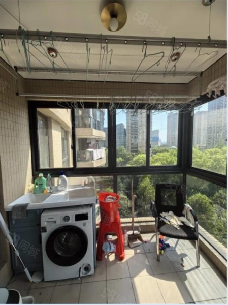 金色尚品3室2厅2卫168.47㎡南北376万
