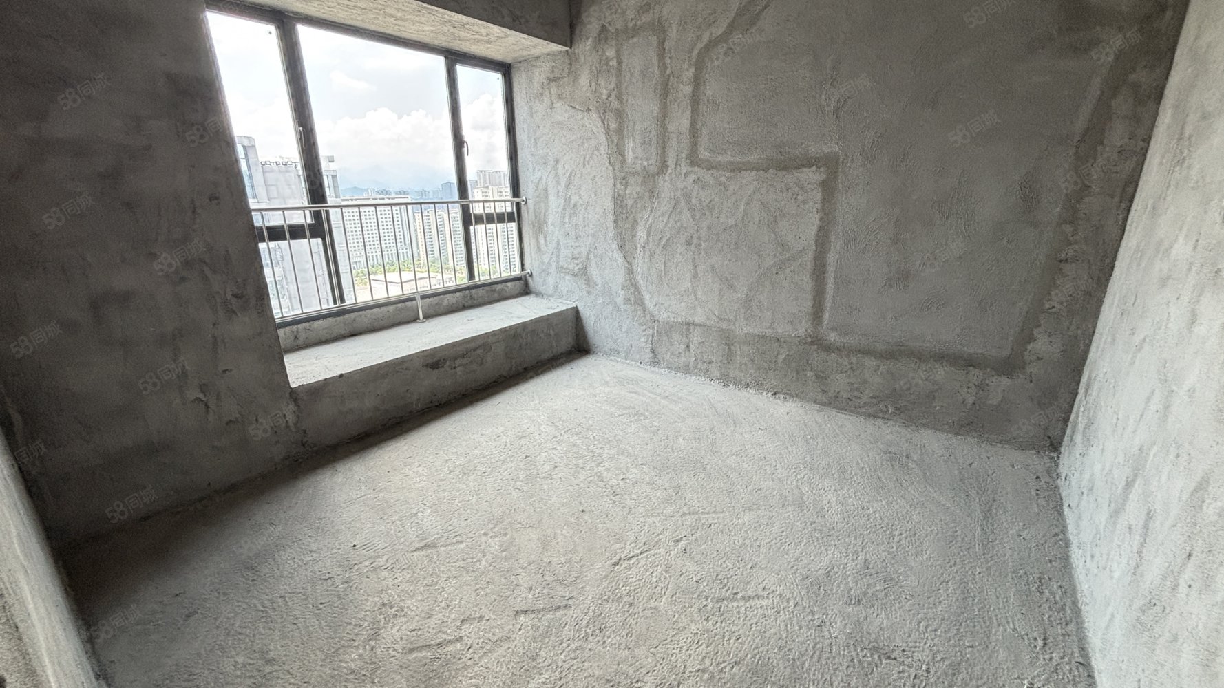 天秀湾5室2厅4卫254㎡南北268万