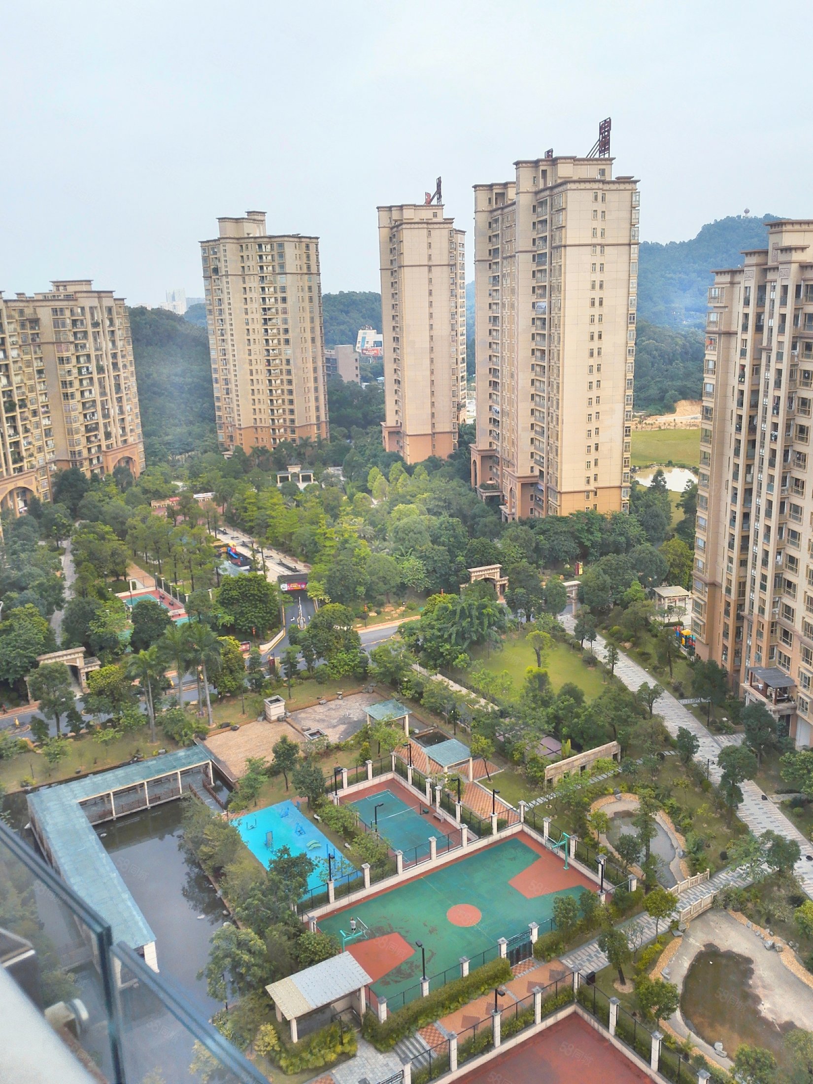 东方华府大花园小区近黄旗山公园家门口地铁口看房方便