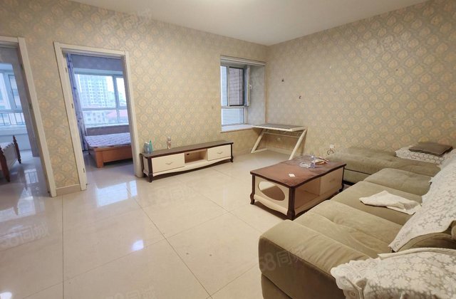 车站旁万达！电梯好楼层 精装婚房 两室两厅 免大税 送储藏室